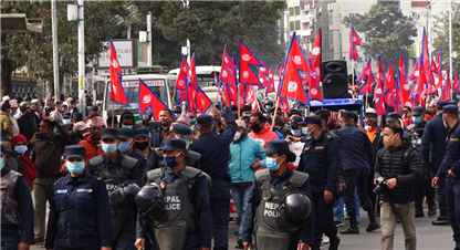  कस्ले उचाल्दैछ राजावादीलाई ?