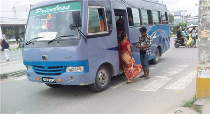 छोटो दूरीमा व्यवसायीले आफूखुसी बढाए भाडा, राख्न थालियो गाडीमा नक्कली भाडासूची !