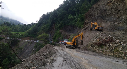 मध्यपहाडी लोकमार्ग अन्तर्गत पर्वत खण्डमा विस्तारको काम तीव्र !